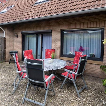 Cozy Terraced House Near The Beach Dornumersiel Bagian luar foto