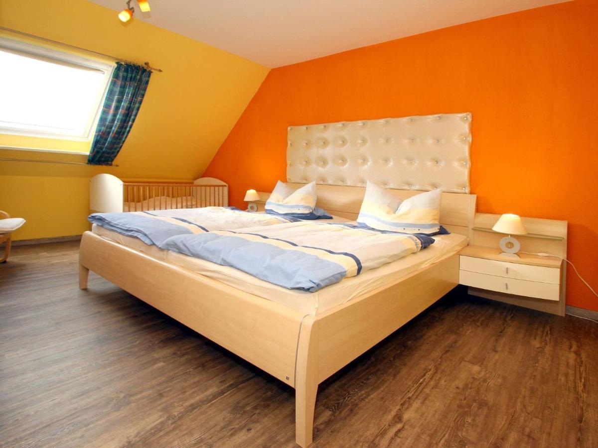 Cozy Terraced House Near The Beach Dornumersiel Bagian luar foto